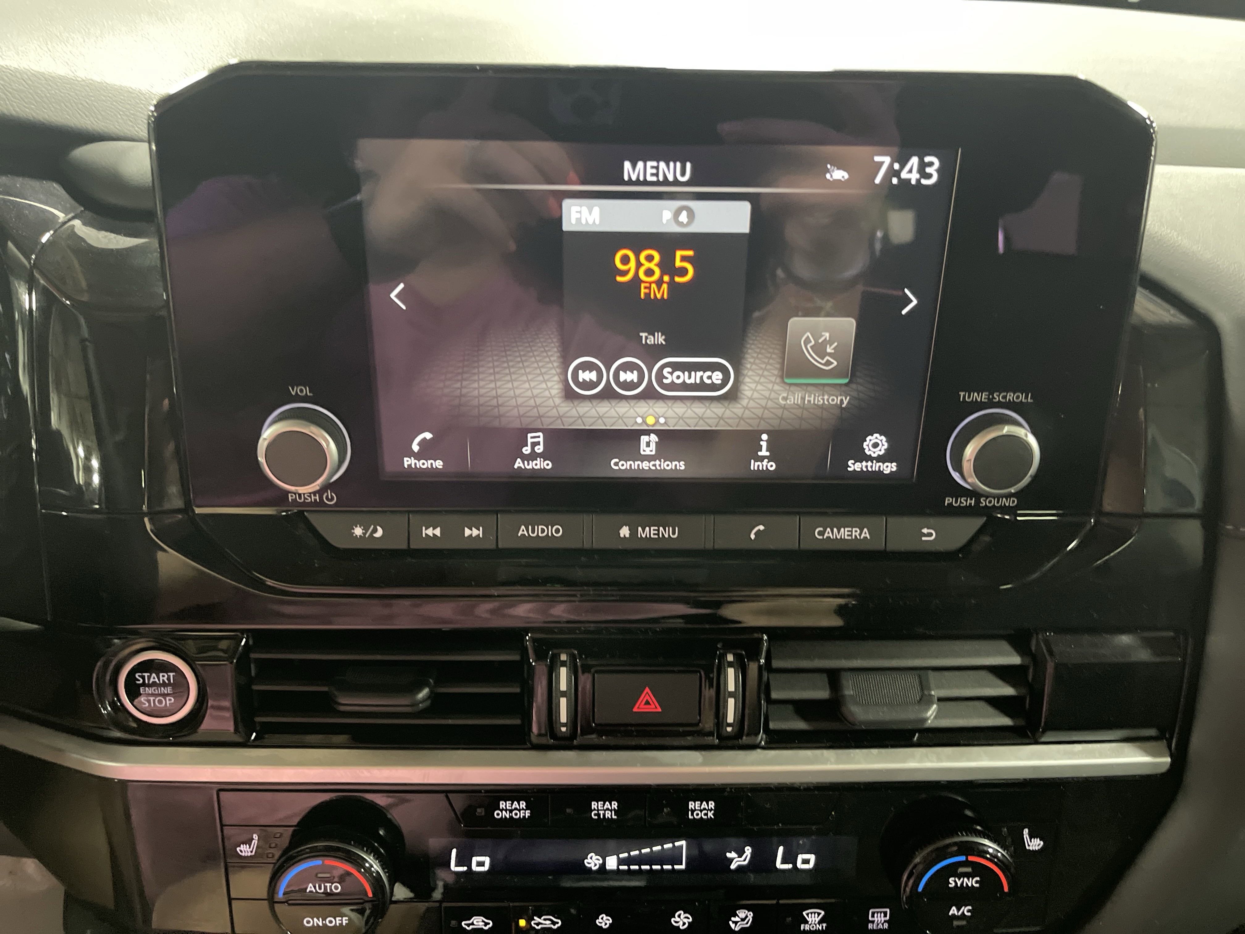 2024 Nissan Pathfinder SV photo 10
