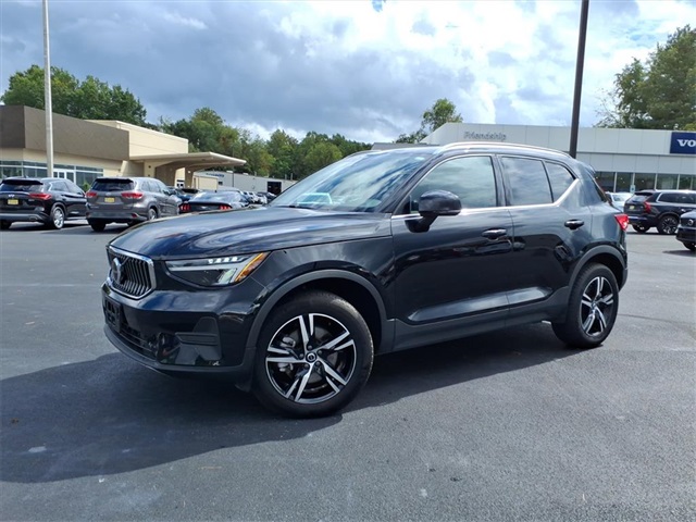 2025 Volvo XC40