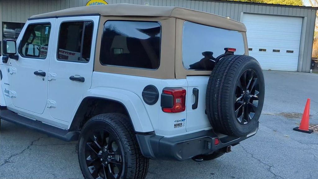 2021 Jeep Wrangler Unlimited Sahara 4xe photo 2