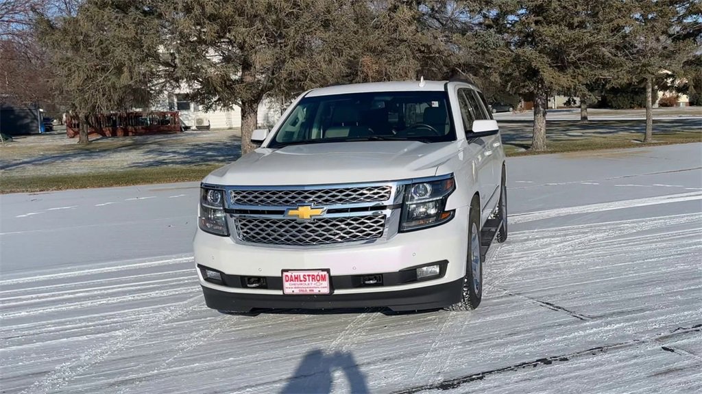 2016 Chevrolet Tahoe LT photo 2