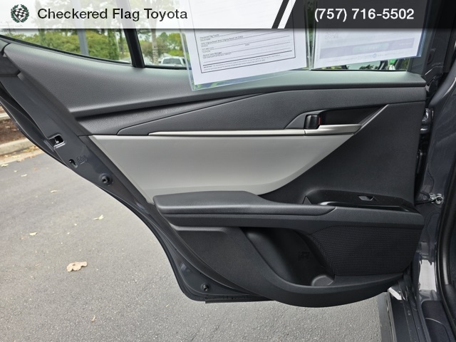 2025 Toyota Camry SE photo 36