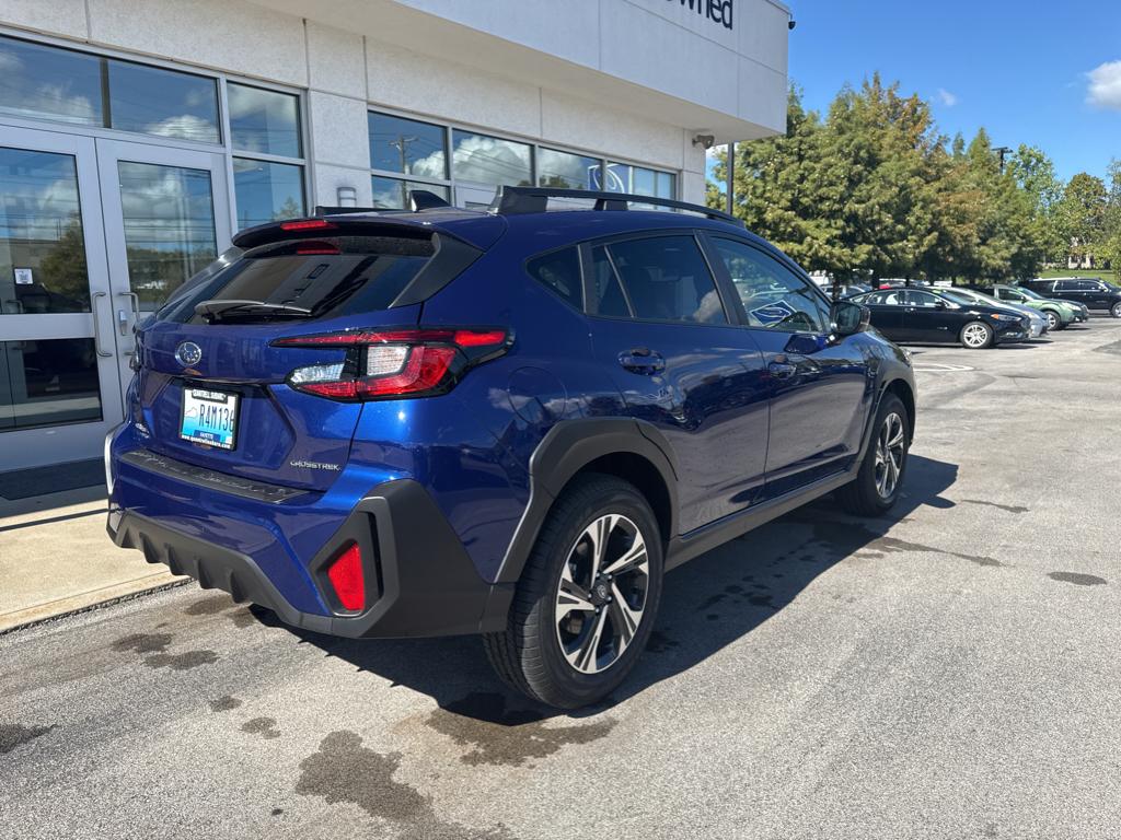 2025 Subaru Crosstrek Premium photo 2