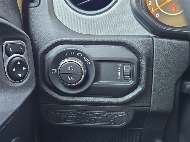 2025 Jeep Gladiator Sport S photo 18