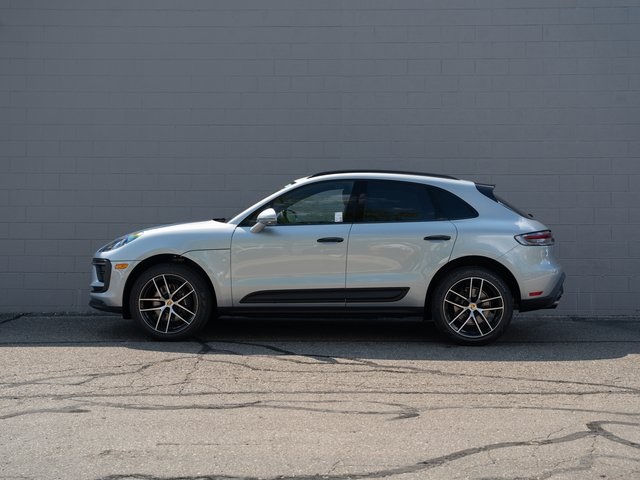 2026 Porsche Macan T photo 2