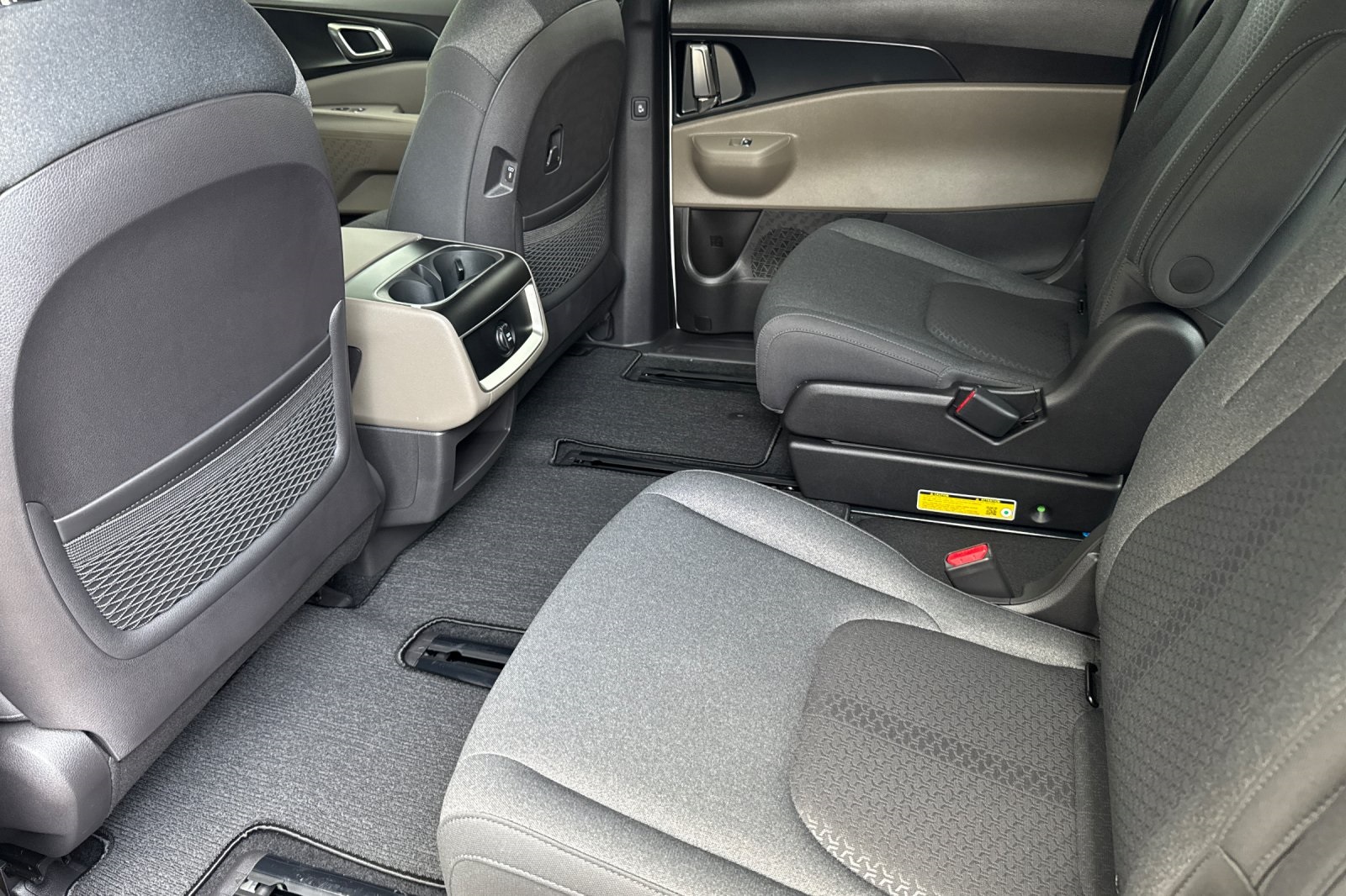 2026 Kia Carnival LX photo 7