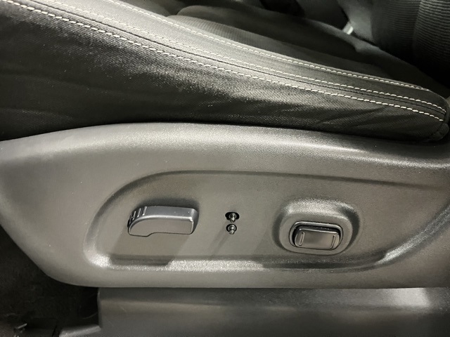 2018 Nissan Titan SV photo 15