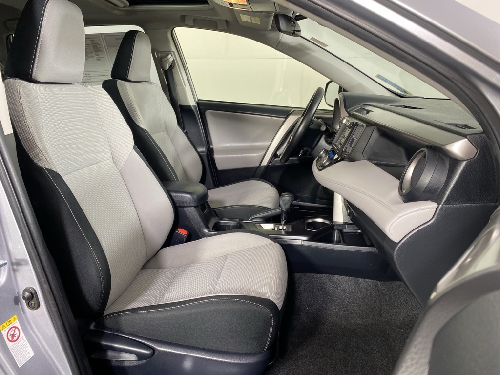 2018 Toyota RAV4 XLE photo 17