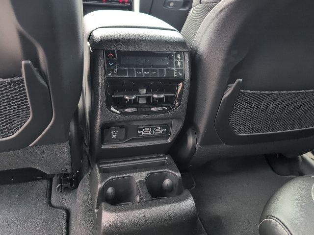 2025 Jeep Grand Cherokee Limited photo 8
