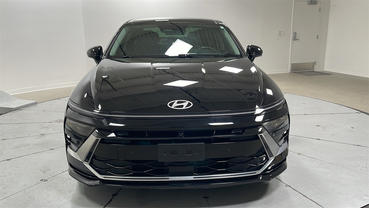2025 Hyundai Sonata Hybrid Limited photo 2