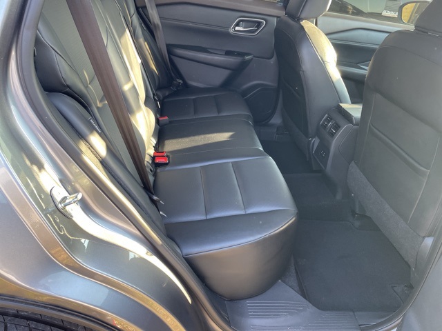 2021 Nissan Rogue SV photo 9