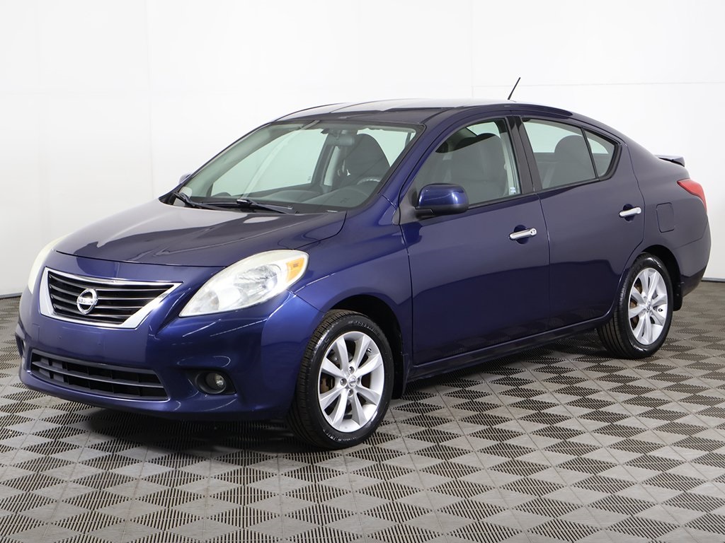 2014 Nissan Versa 1.6 SL photo 4