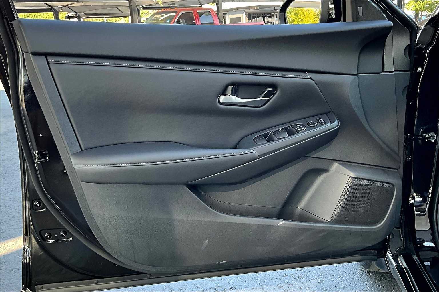 2025 Nissan Sentra SV photo 10
