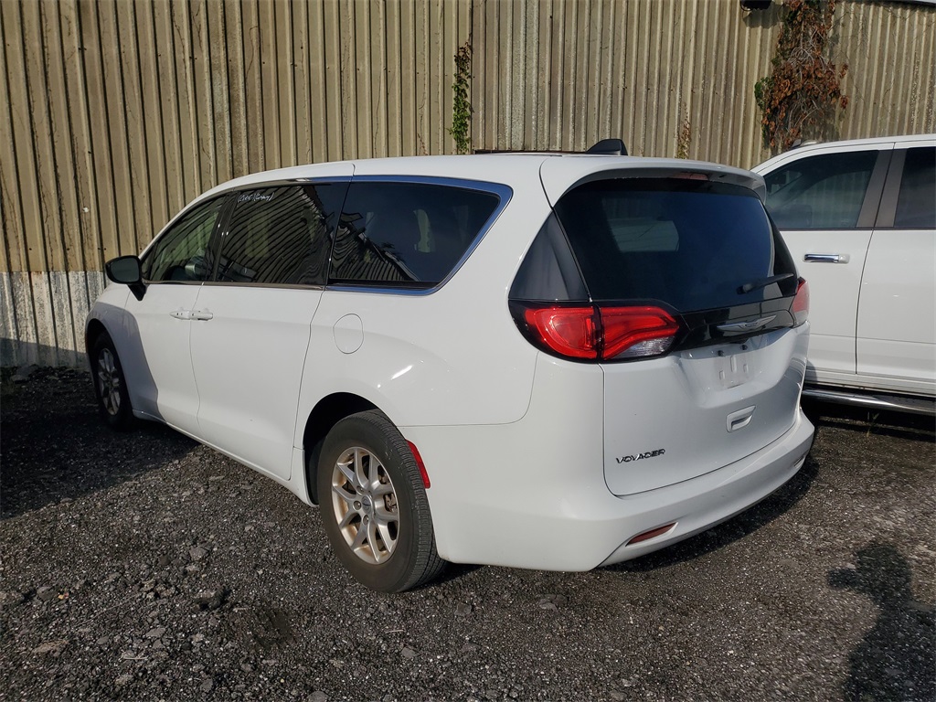 2024 Chrysler Voyager LX photo 3