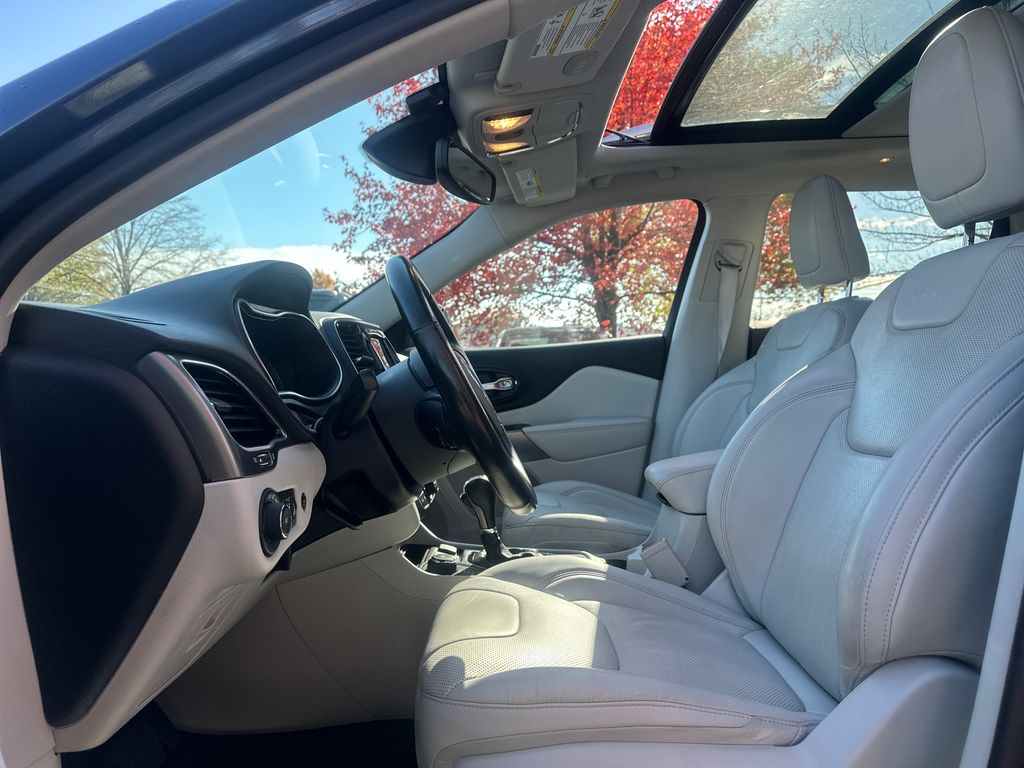 2020 Jeep Cherokee Limited photo 3