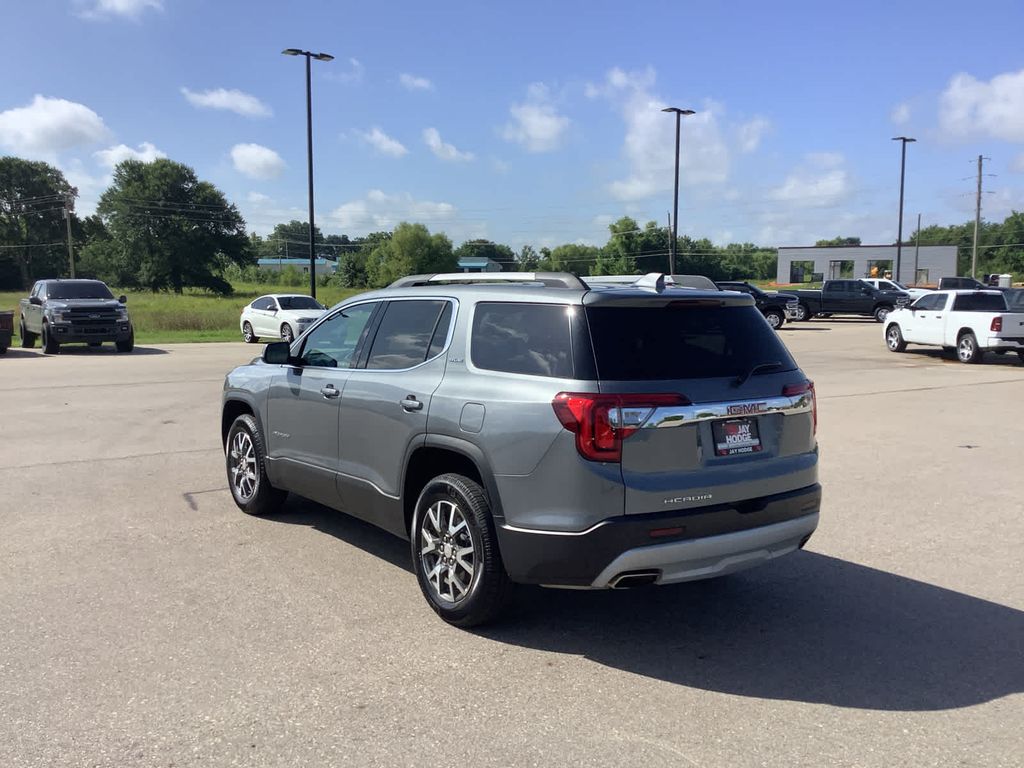 2022 Gmc Acadia SLE photo 4