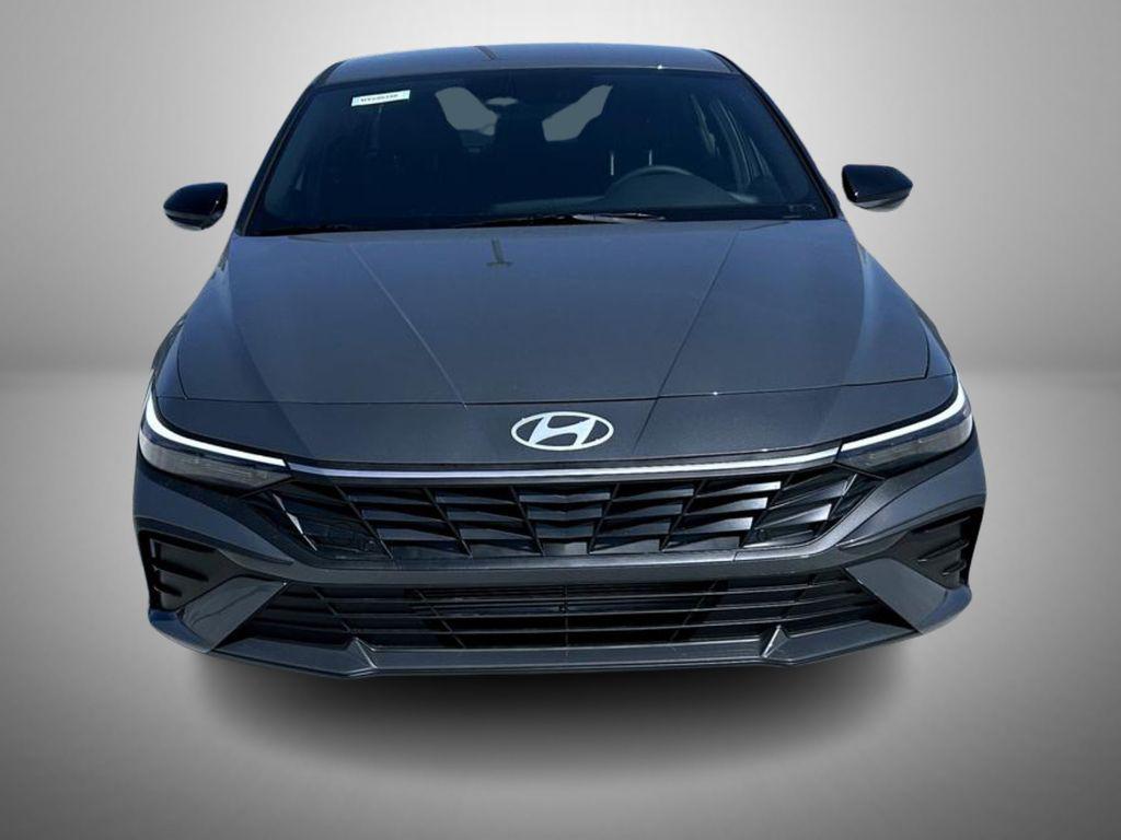 2025 Hyundai Elantra SEL Sport photo 2