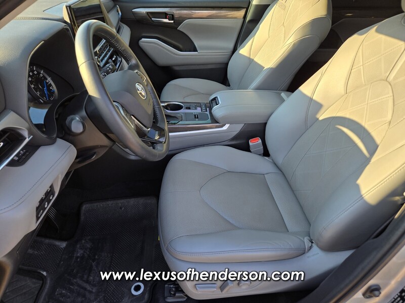 2021 Toyota Highlander Hybrid Platinum photo 10