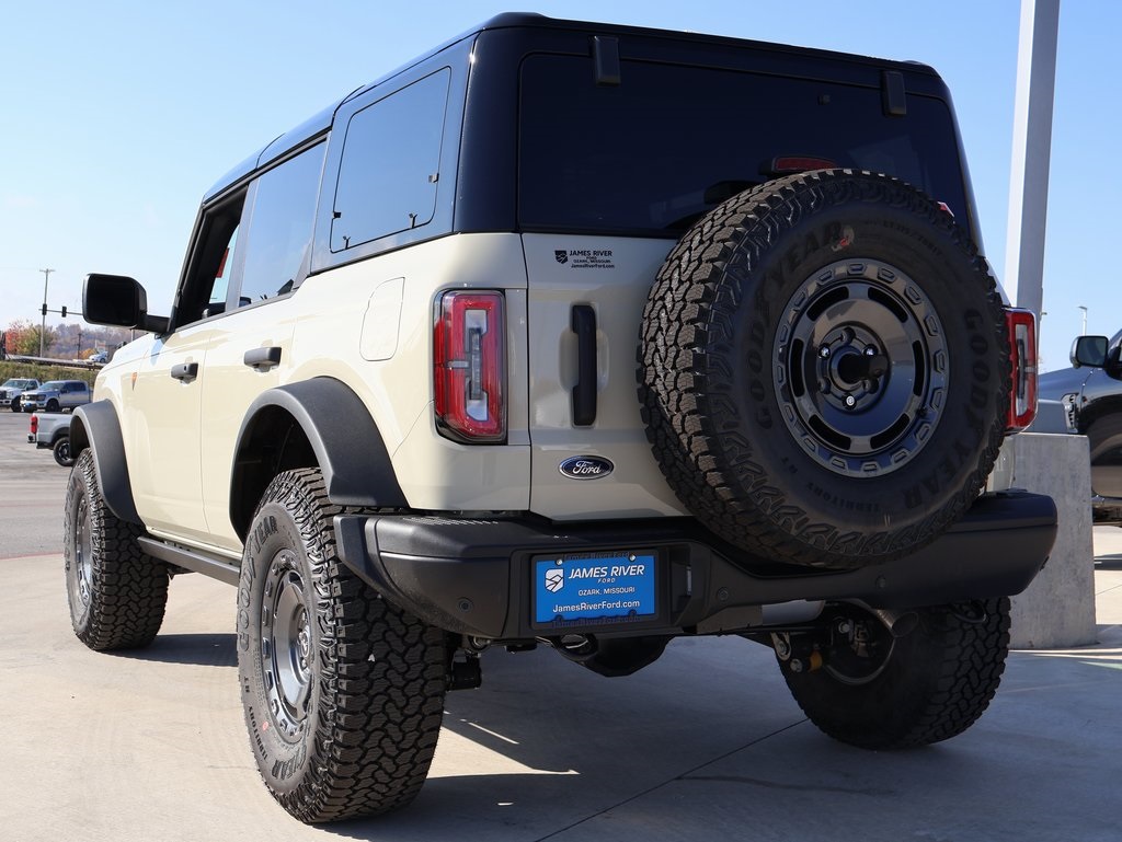 2025 Ford Bronco Badlands photo 2