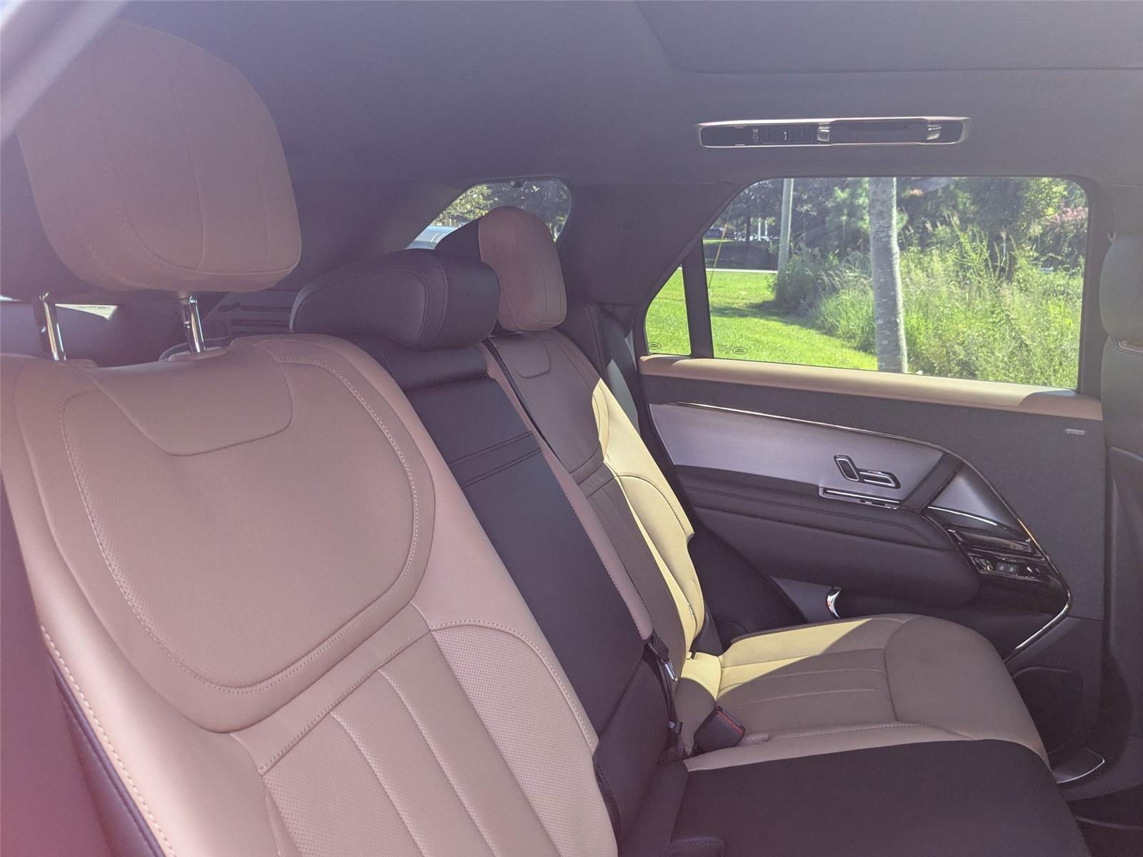 2024 Land Rover Range Rover Sport SE photo 24