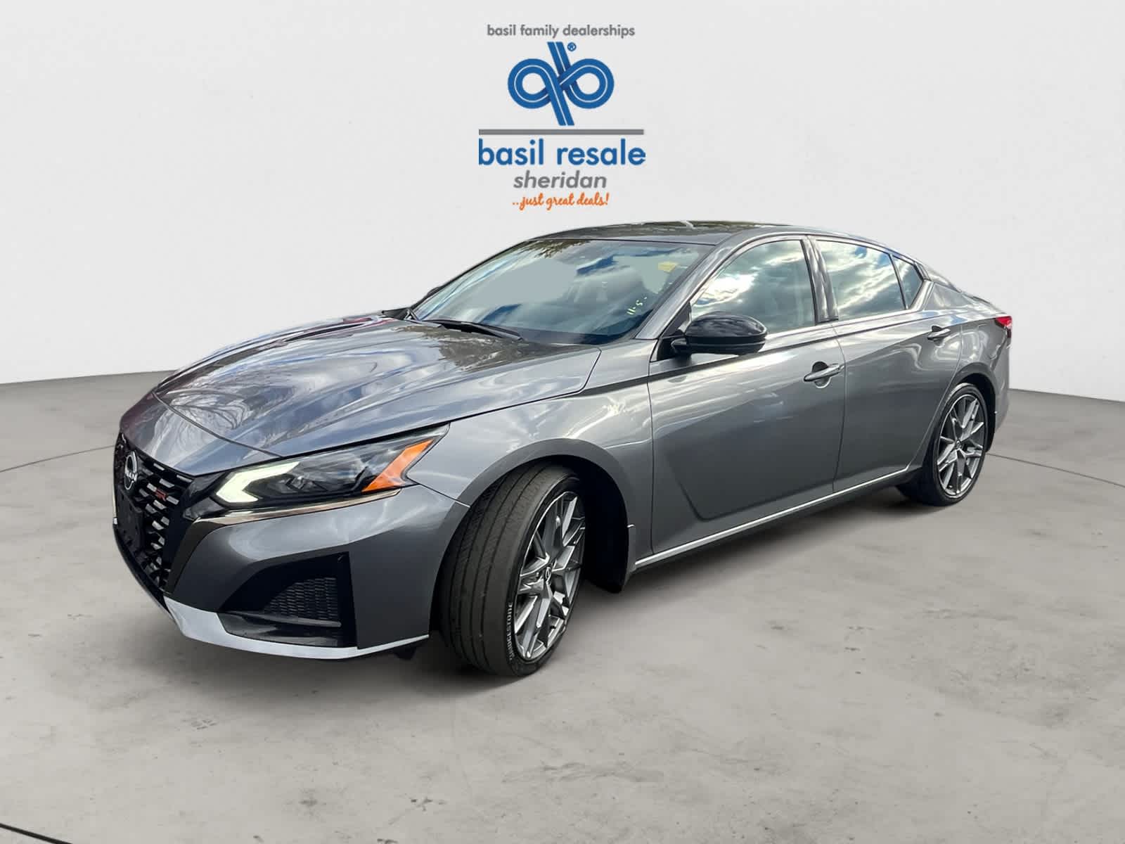 2024 Nissan Altima SR photo 3