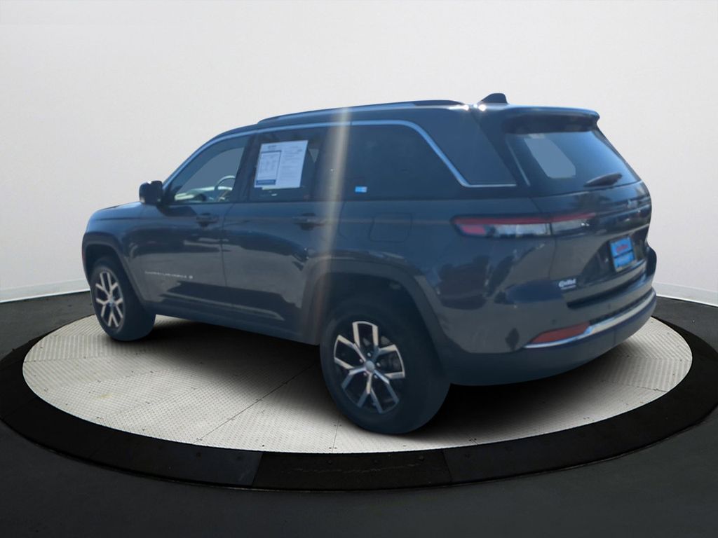 2023 Jeep Grand Cherokee Limited photo 2
