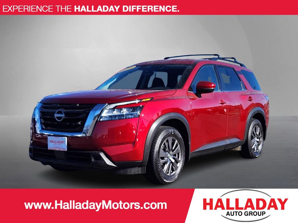 2022 Nissan Pathfinder SV's photo