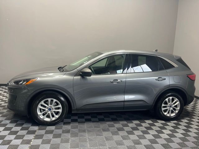2022 Ford Escape SE photo 2