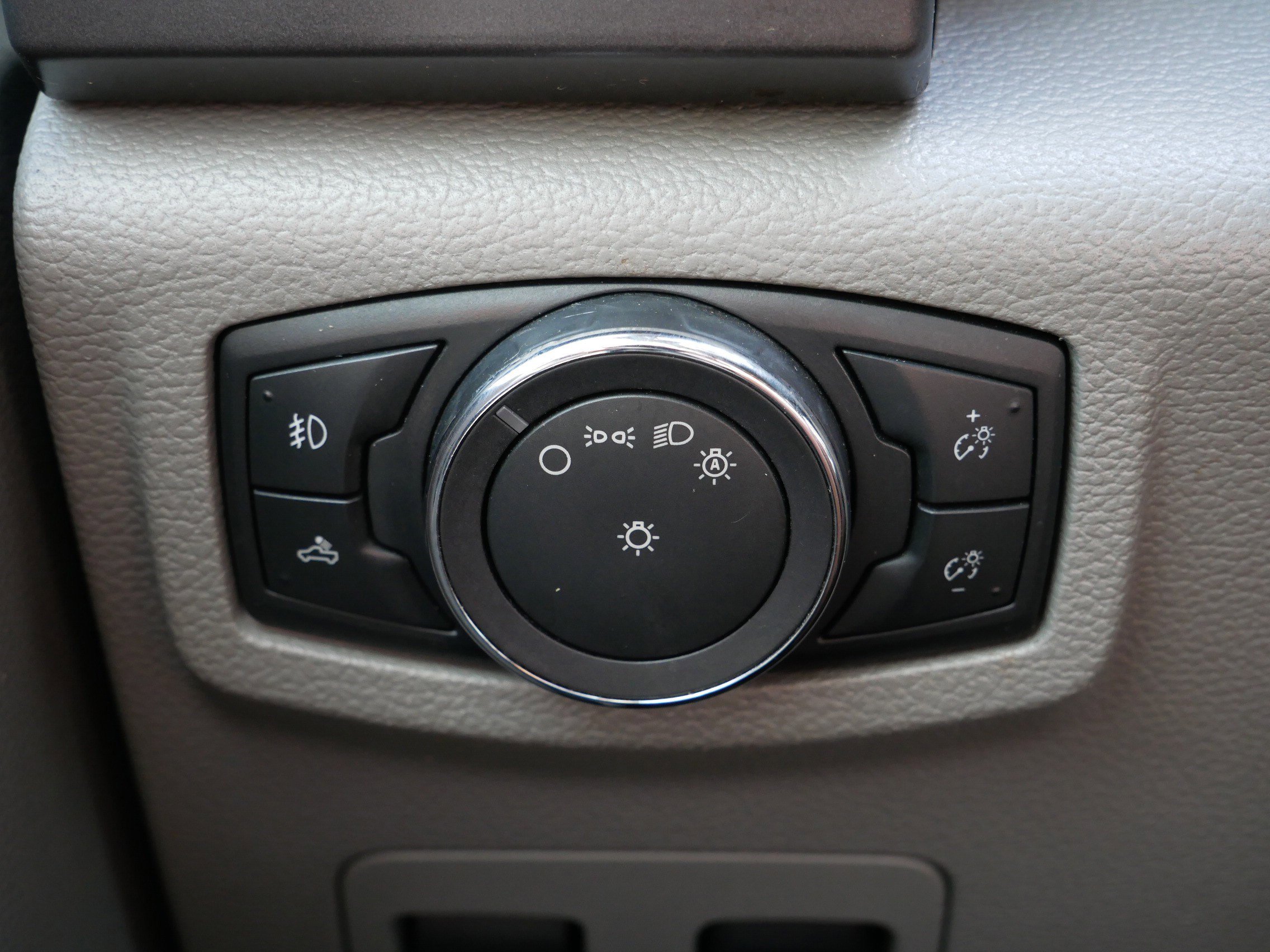 2016 Ford F-150 XLT photo 23