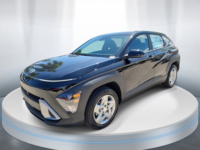 2026 Hyundai Kona SE photo 2