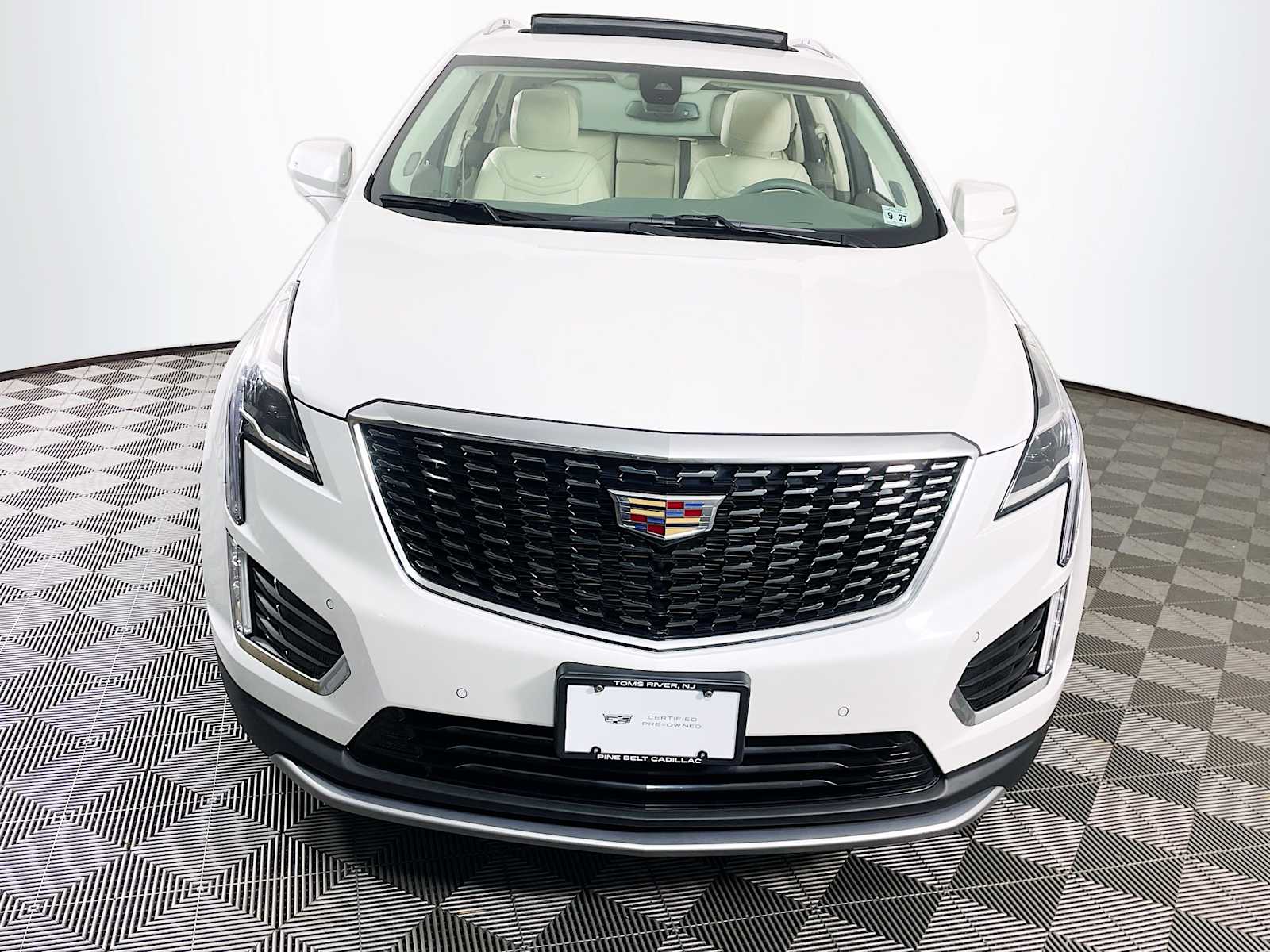2022 Cadillac XT5 Premium Luxury photo 2