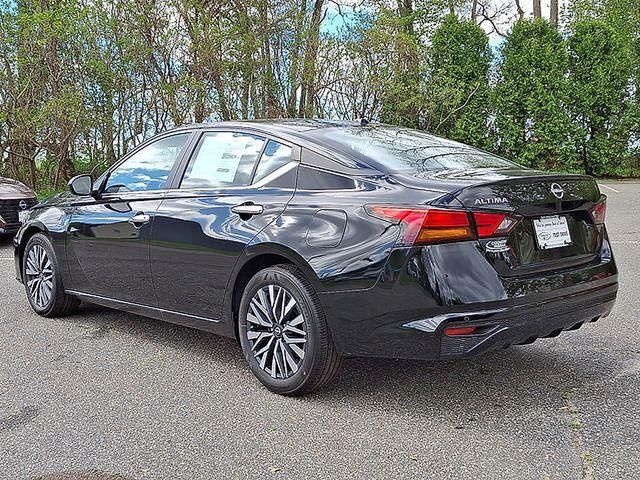 2025 Nissan Altima SV photo 4