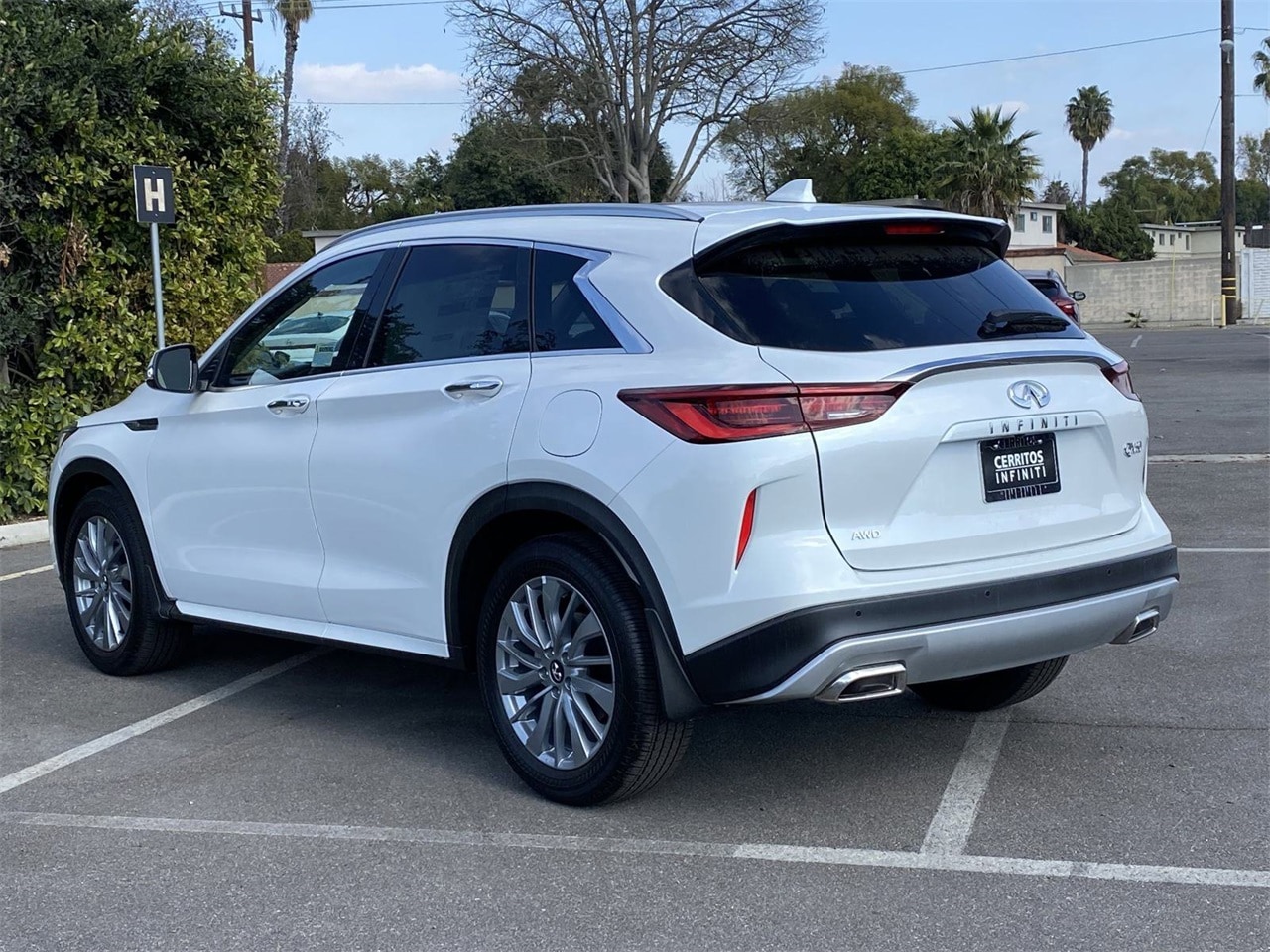 2025 Infiniti QX50 Luxe photo 4