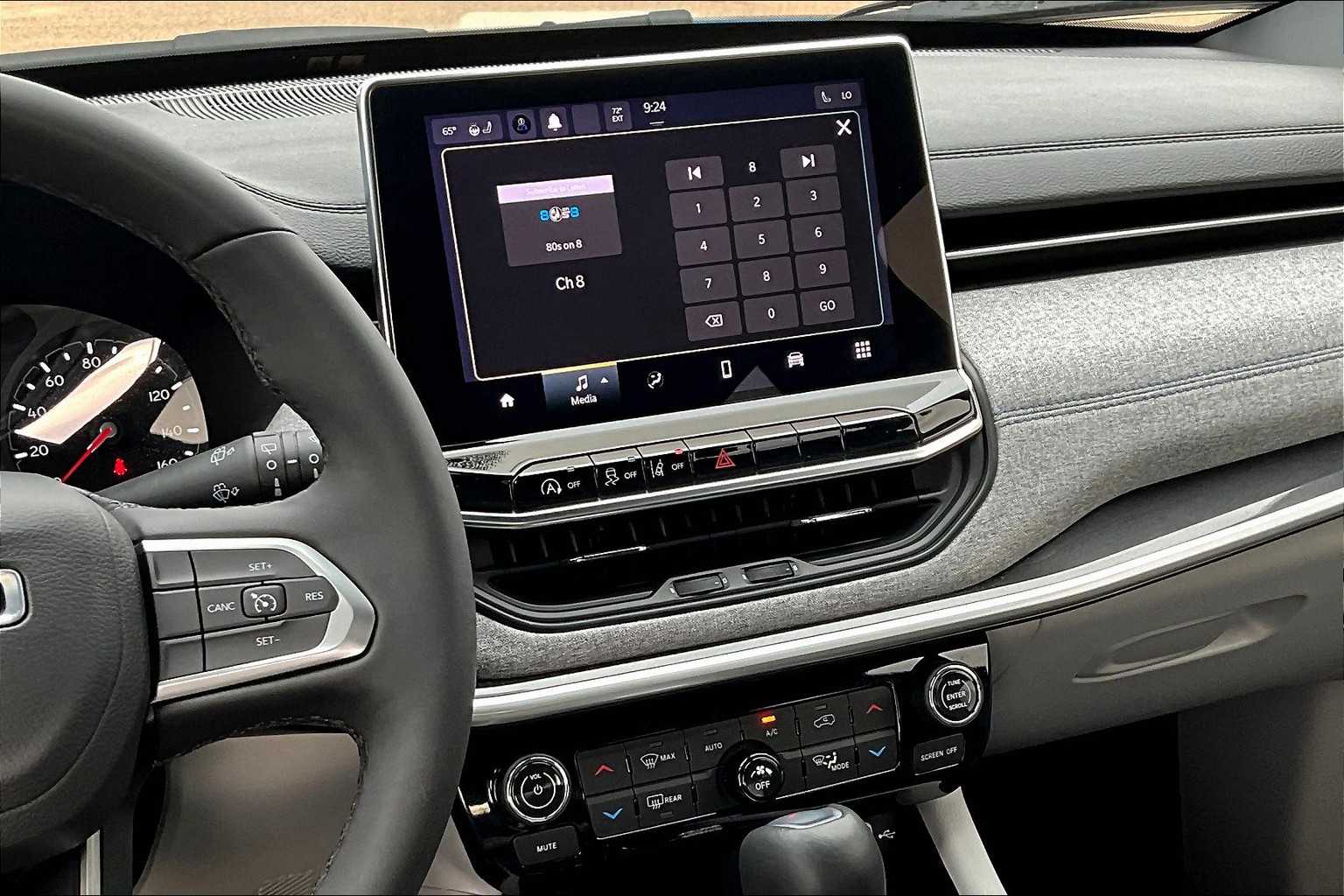 2024 Jeep Compass Latitude photo 4