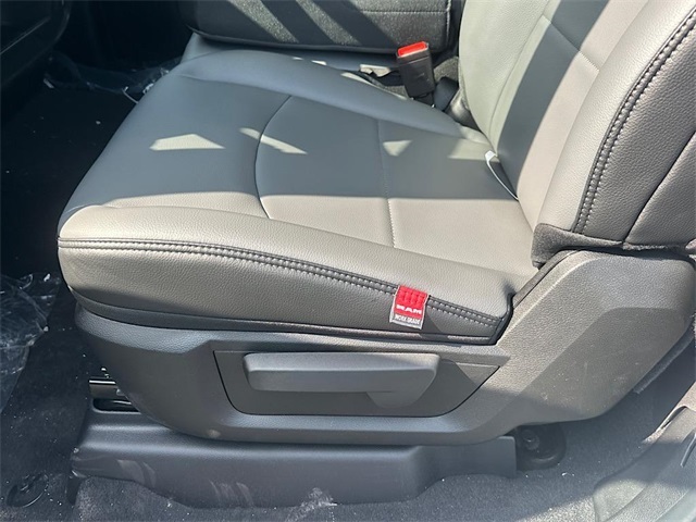 2026 Ram 2500 Tradesman photo 11