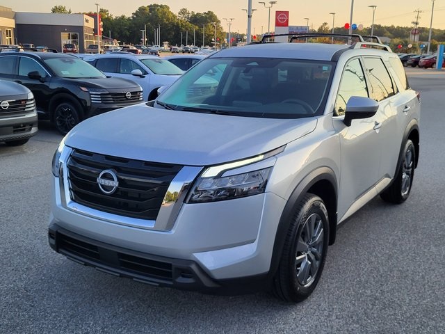 2025 Nissan Pathfinder SV photo 6