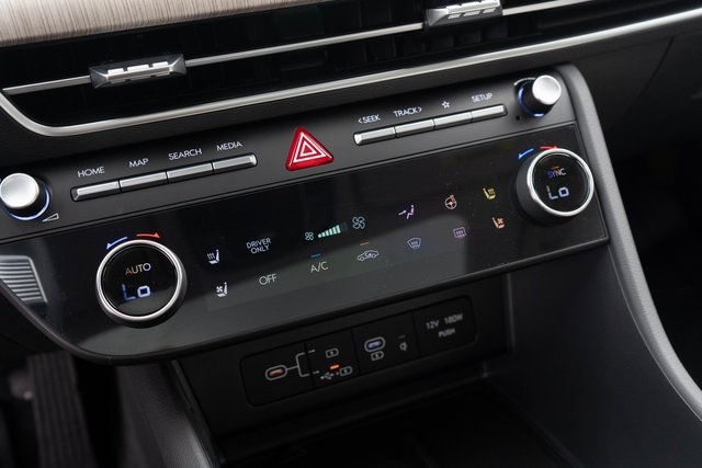 2025 Hyundai Sonata Hybrid Limited photo 19