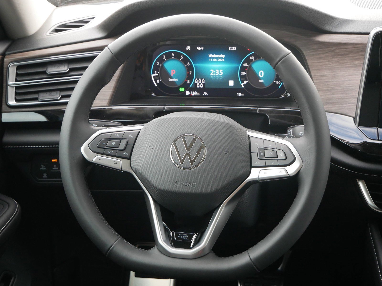 2025 Volkswagen Atlas SEL Premium R-Line photo 8