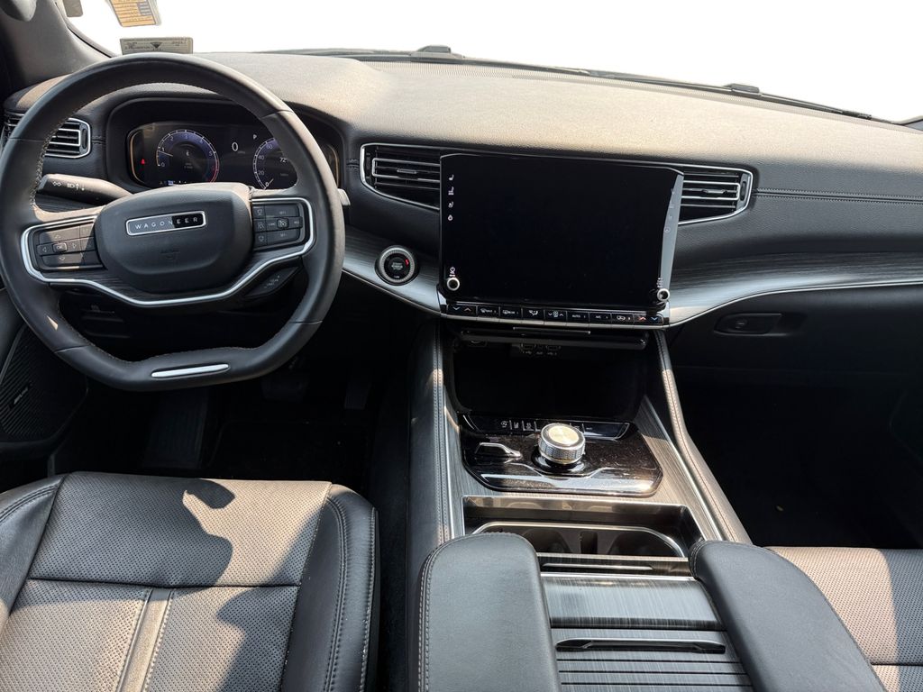 2023 Jeep Wagoneer L Series II photo 10