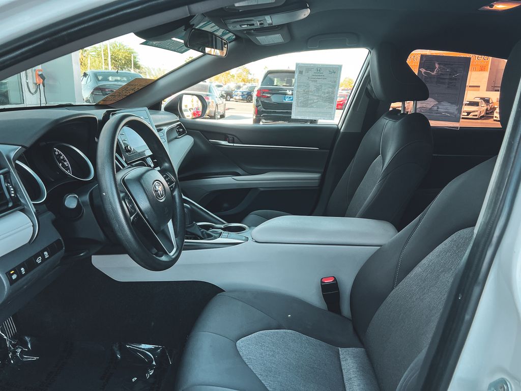 2023 Toyota Camry LE photo 23