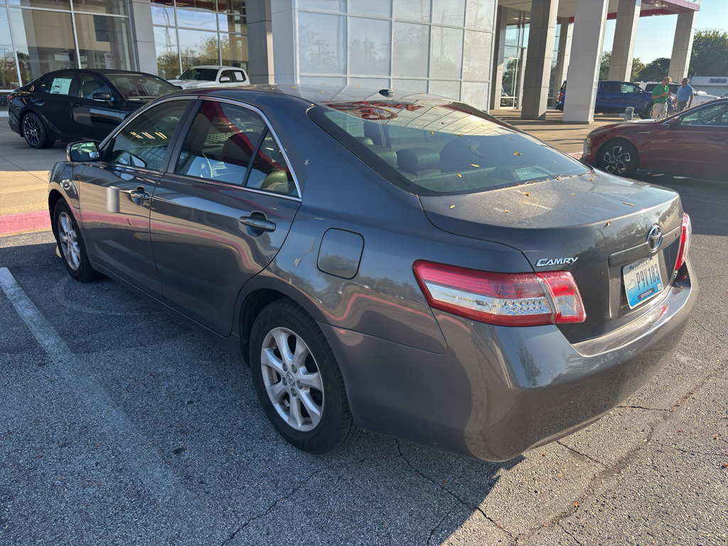 2011 Toyota Camry LE photo 4