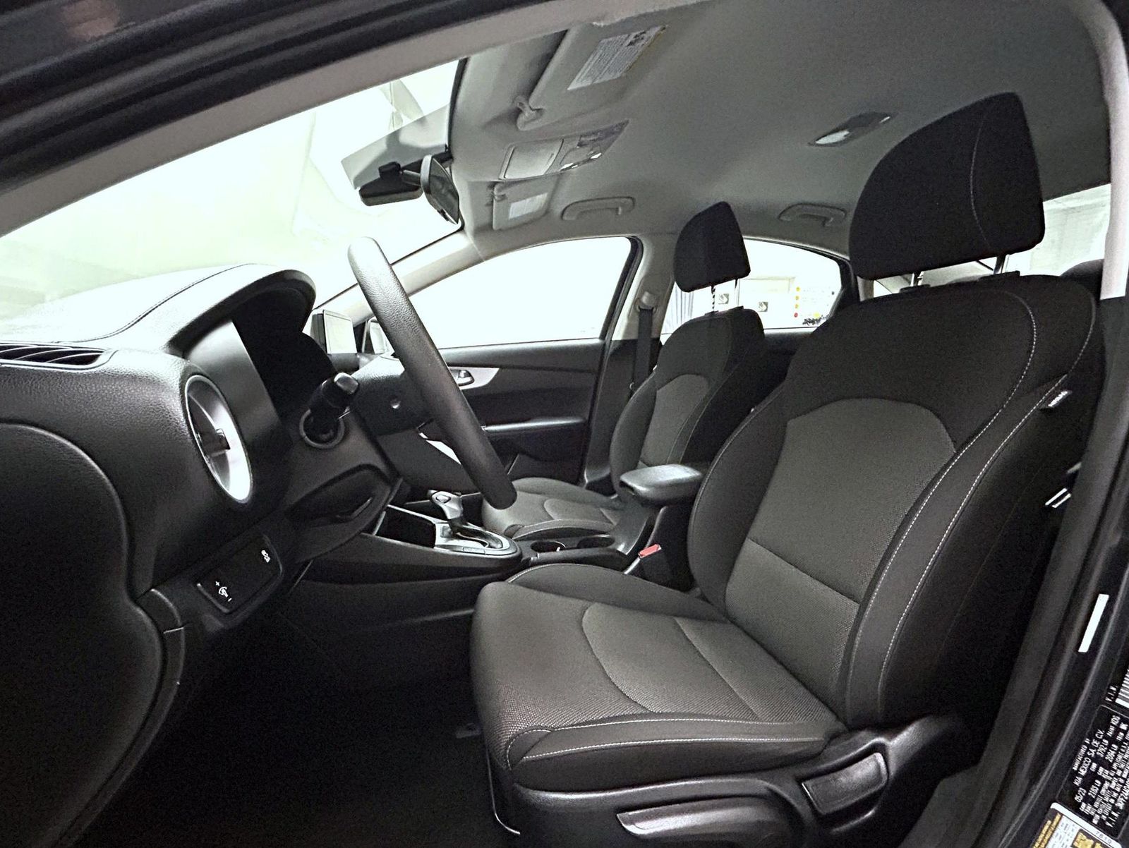 2023 Kia Forte LXS photo 10