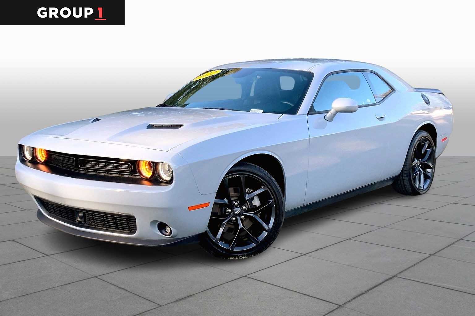 2022 Dodge Challenger SXT's photo