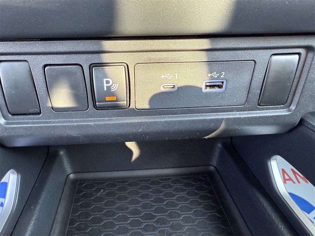 2022 Nissan Frontier SV Crew Cab photo 25