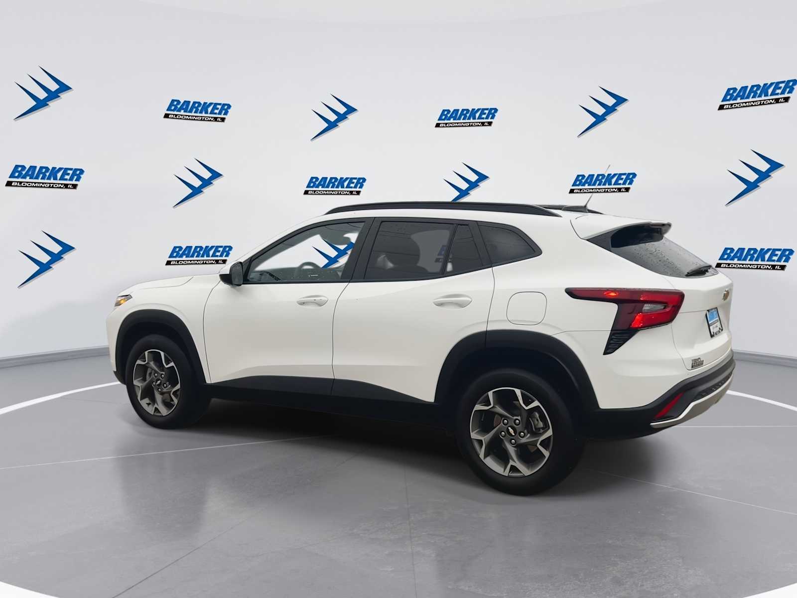 2025 Chevrolet Trax LT photo 3