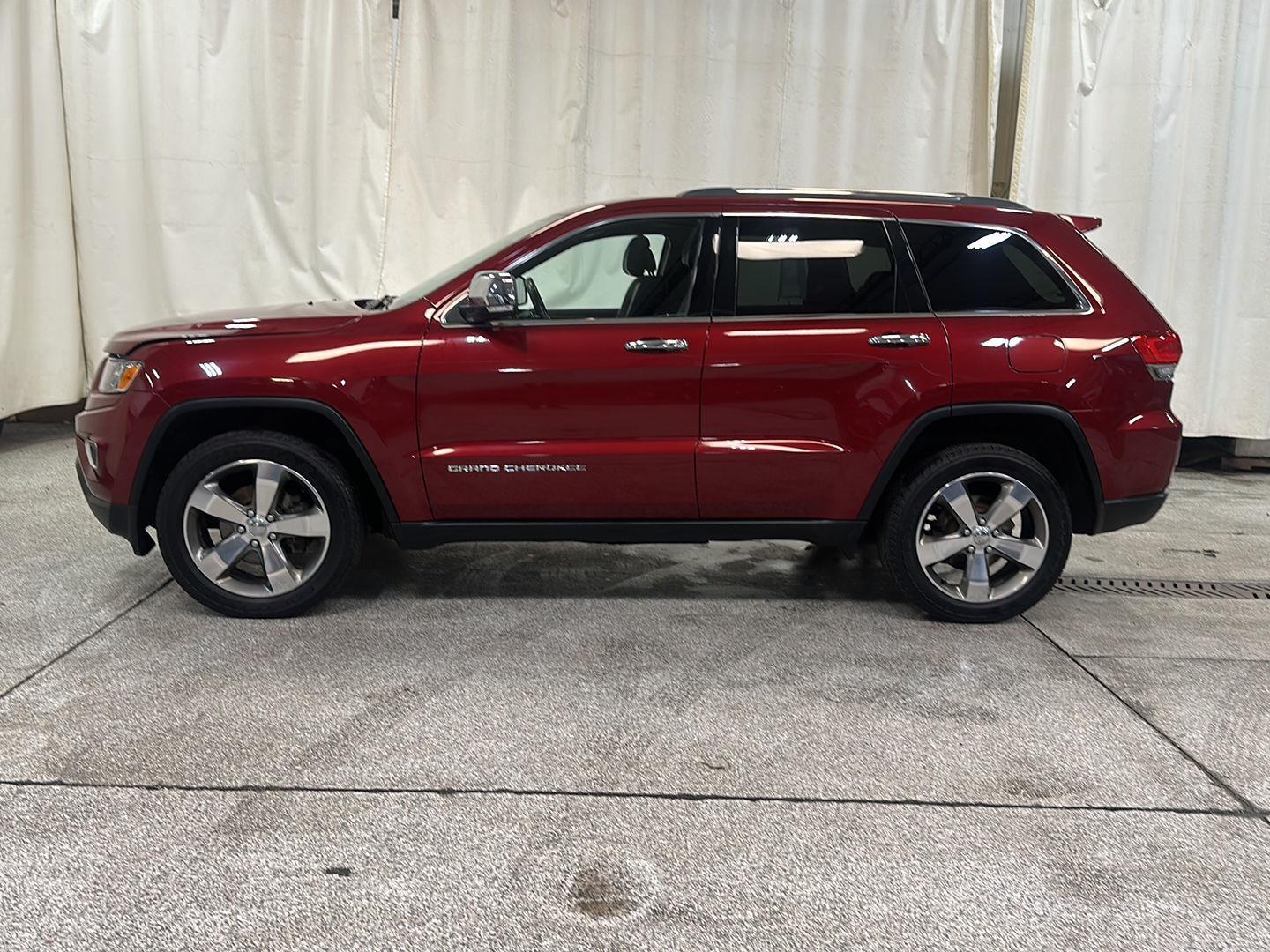 Used 2015 Jeep Grand Cherokee Limited with VIN 1C4RJFBG0FC940498 for sale in Waconia, Minnesota