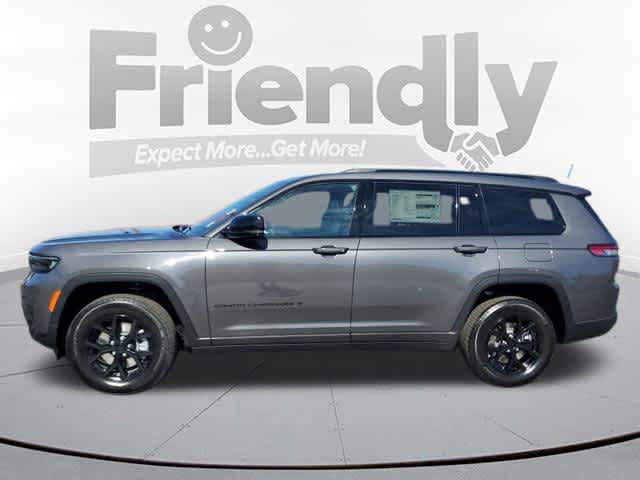 2025 Jeep Grand Cherokee Altitude photo 2