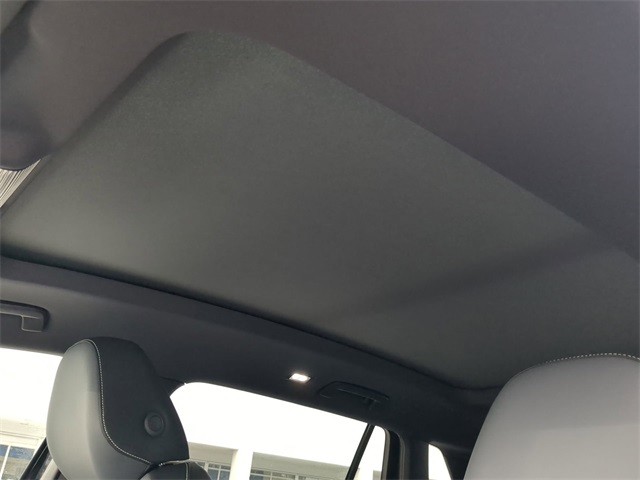 2025 Volkswagen Tiguan SE R-Line Black photo 11
