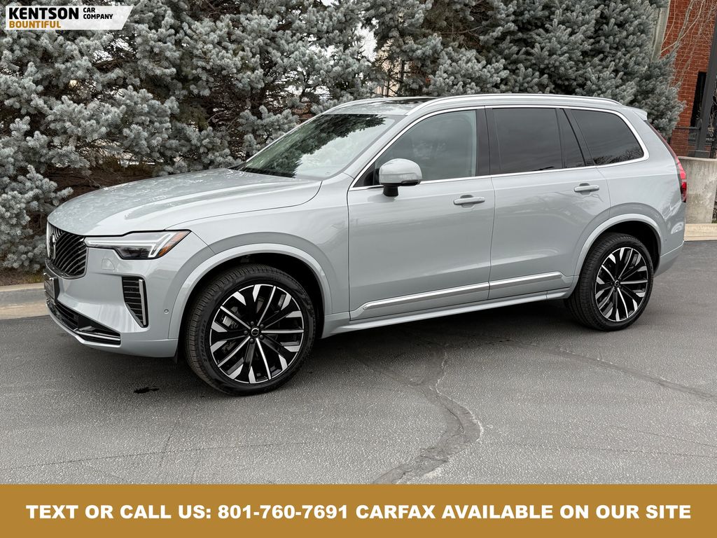 2025 Volvo XC90 Plus's photo