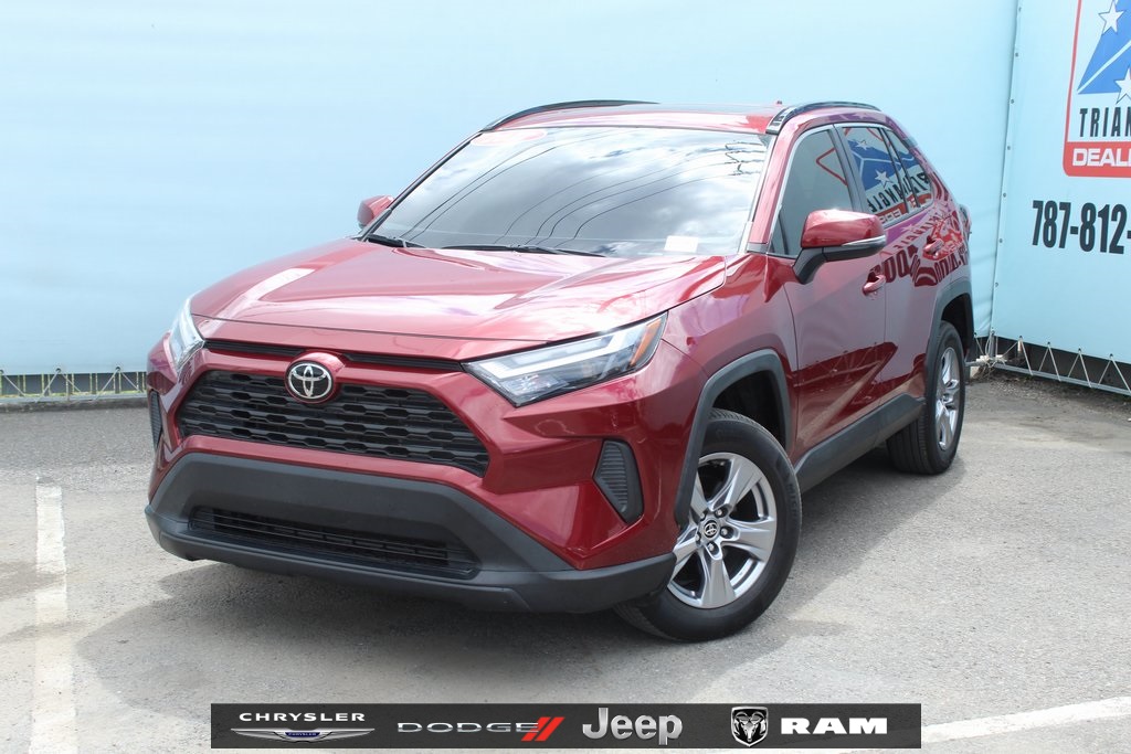 2022 Toyota RAV4 XLE's photo
