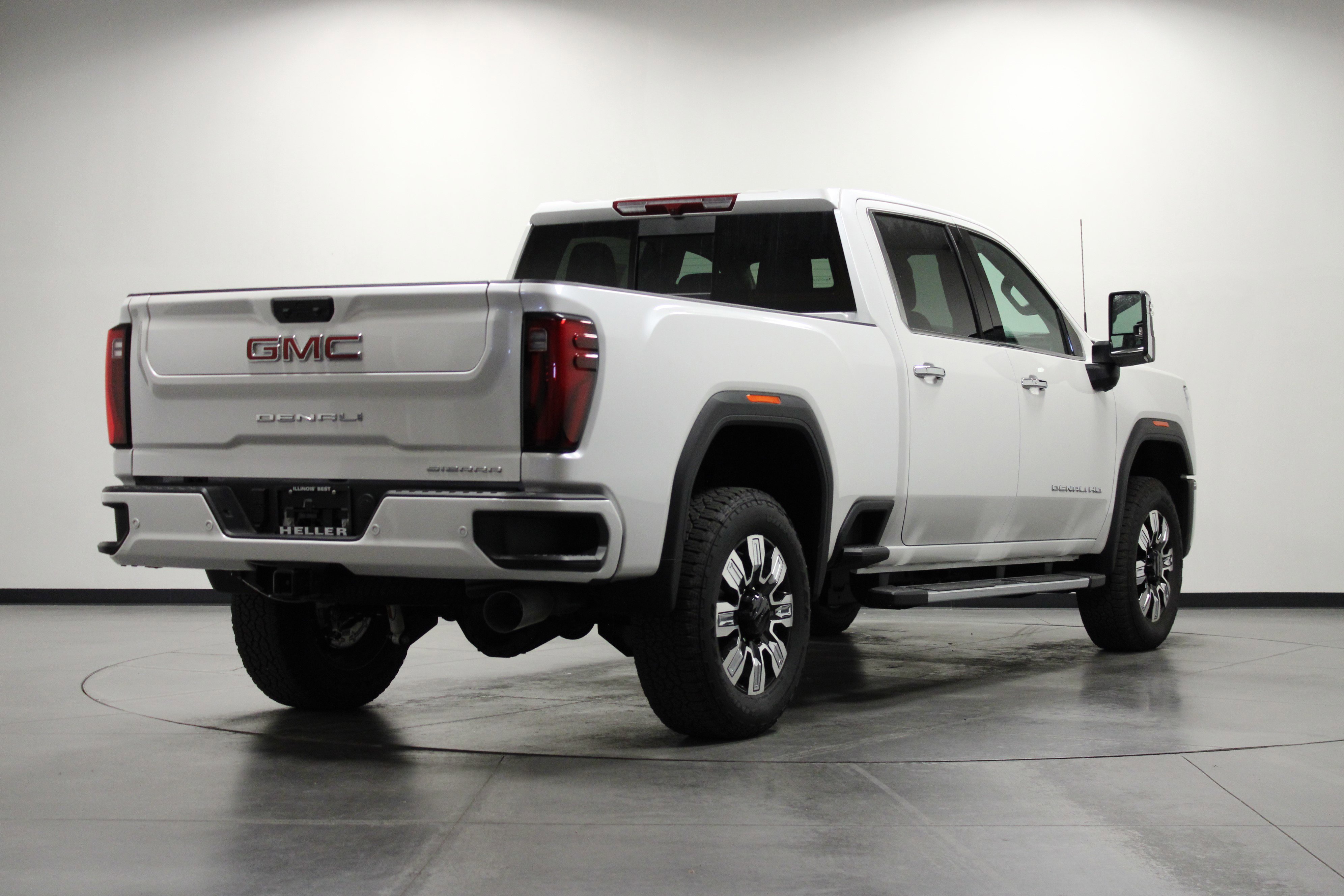 2025 Gmc Sierra 2500 HD Denali photo 2